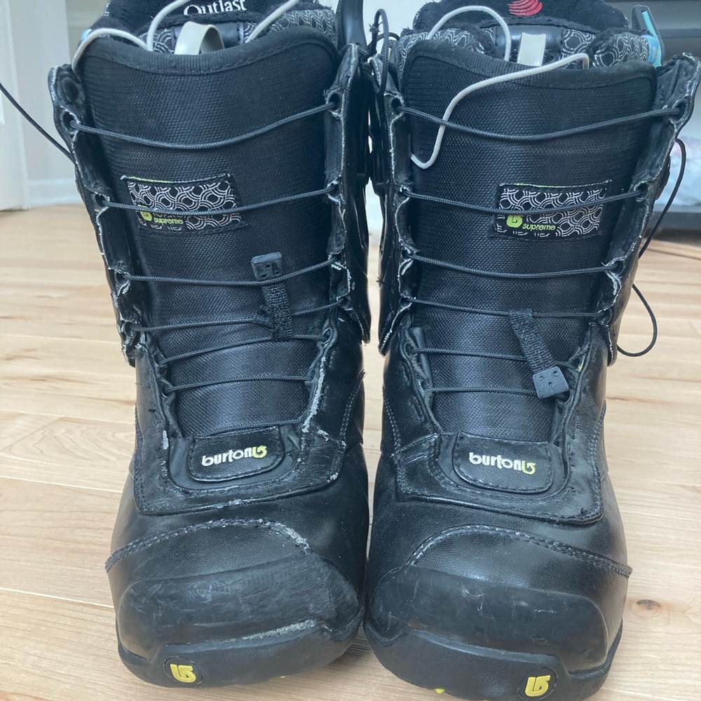 Burton Supreme size 5.5